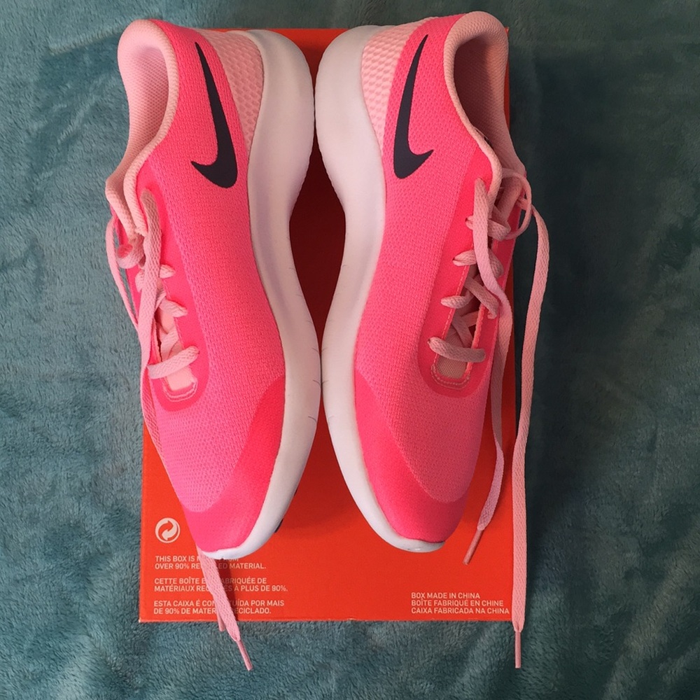 Nike Running Shoes - Picture 6 of 8